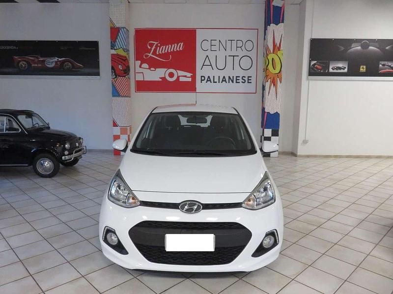 Nero Usata 2016 Hyundai i10 Classic Due volumi | 6200 € (Buon prezzo) - Immagine 1/4