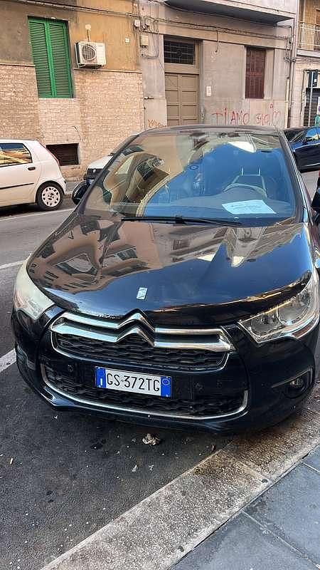 Nero Usata 2013 Citroën DS4 Due volumi | 4000 € (Buon prezzo) - Immagine 1/4