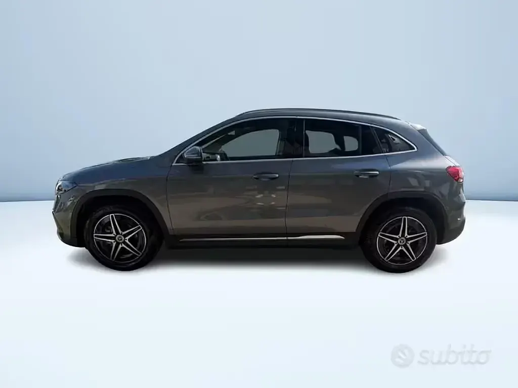 Usata Mercedes EQA250+ Premium 94 kW (129 CV) 2023 Grigio SUV