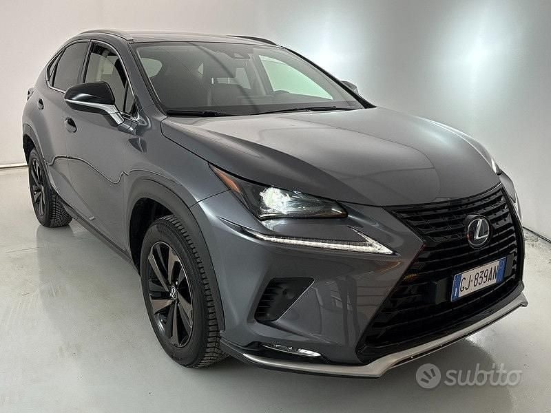 Usata Lexus NX300h Luxury Line 155 CV (114 kW) 2022 Grigio SUV