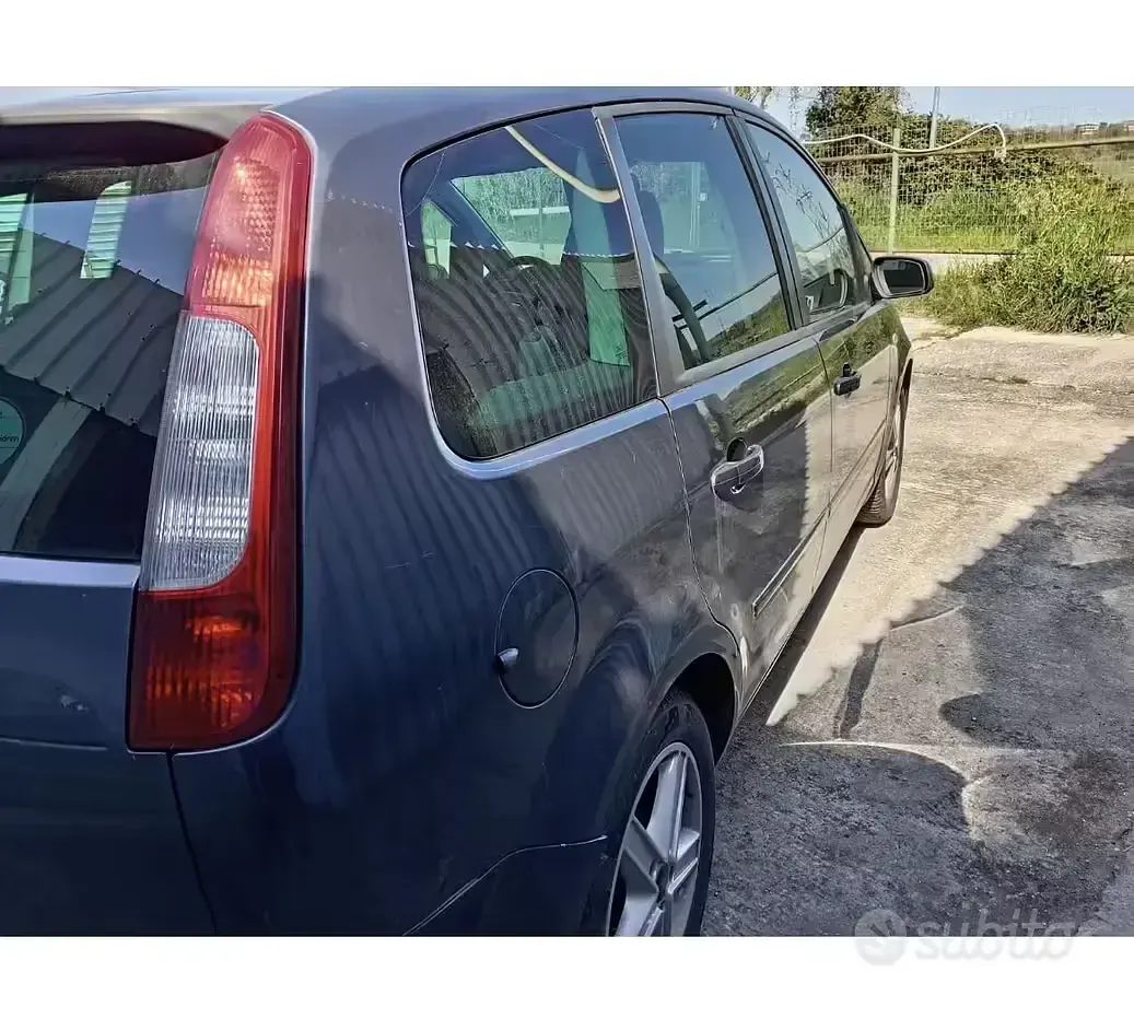 Begagnad Ford C-MAX 90 HK (66 kW) 2007 Grå Minibuss