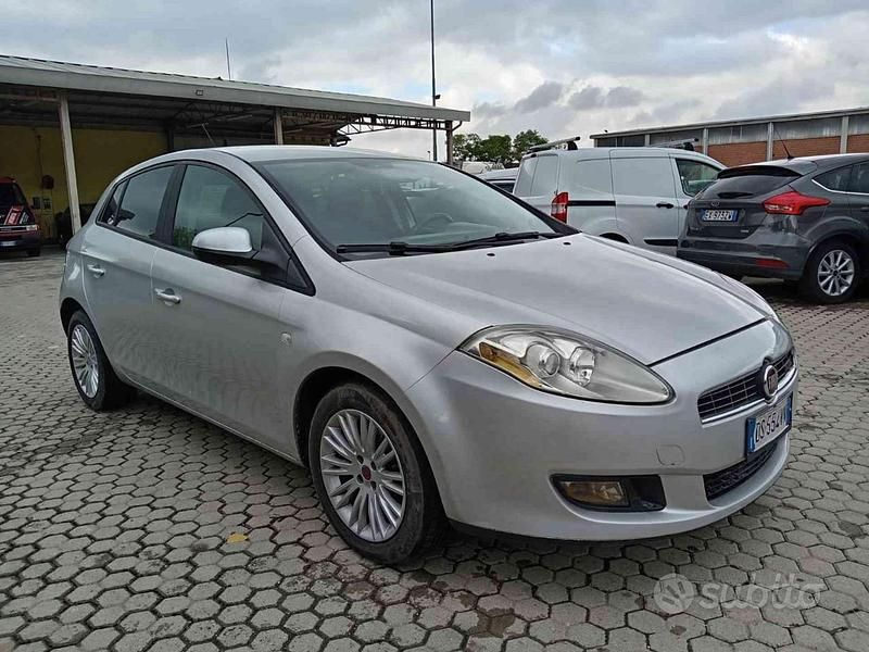Usata Fiat Bravo 120 CV (88 kW) 2008 Grigio Utilitaria