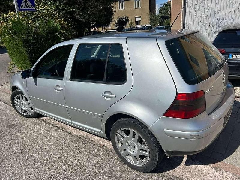 Usata 2002 VW Golf IV Highline Tre volumi | 2100 € (Ottimo prezzo) - Immagine 1/4