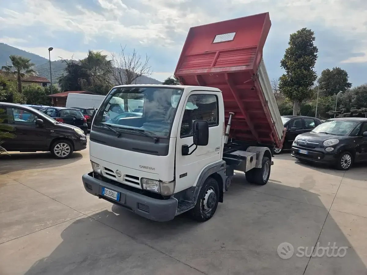 Usata Nissan Cabstar 125 CV (91 kW) 2006 Bianco Pick-up