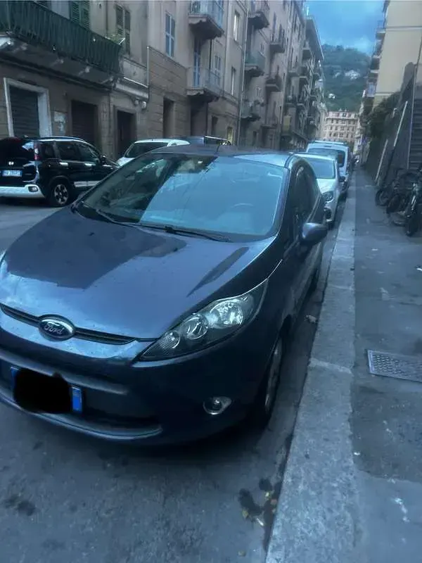 Usata Ford Fiesta 82 CV (60 kW) 2012 Berlina