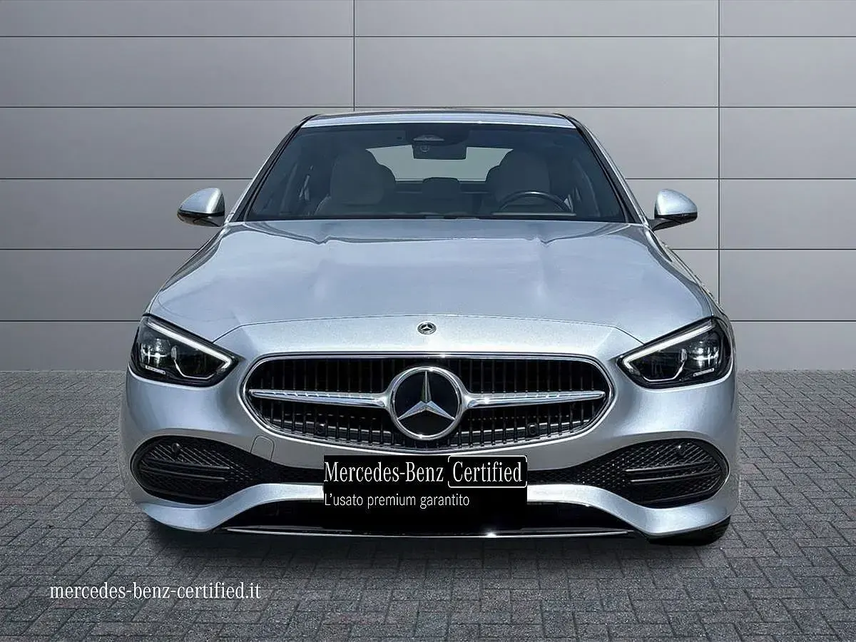 Usata Mercedes C220 200 CV (147 kW) 2021 Argento metallizzato Berlina