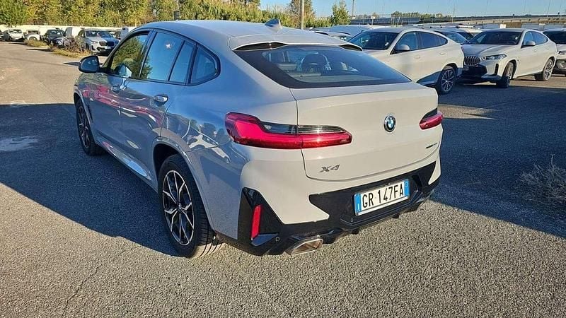Usado BMW X4 M Sport 184 HP (135 kW) 2023 Branco SUV