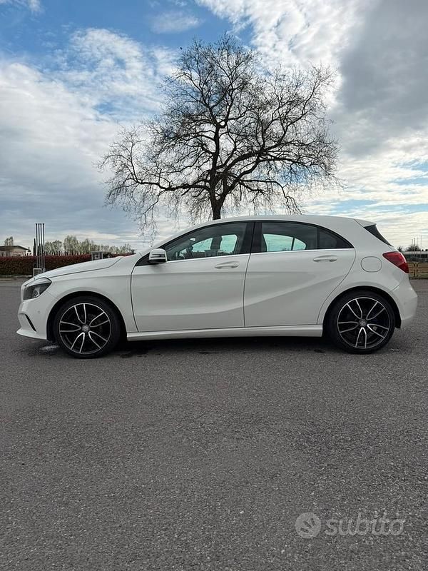 Usata Mercedes A180 Executive 109 CV (80 kW) 2017 Bianco Berlina