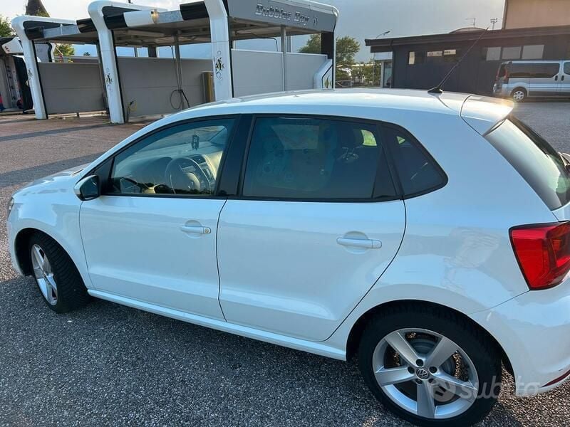 Usata VW Polo 75 CV (55 kW) 2015 Bianco Utilitaria