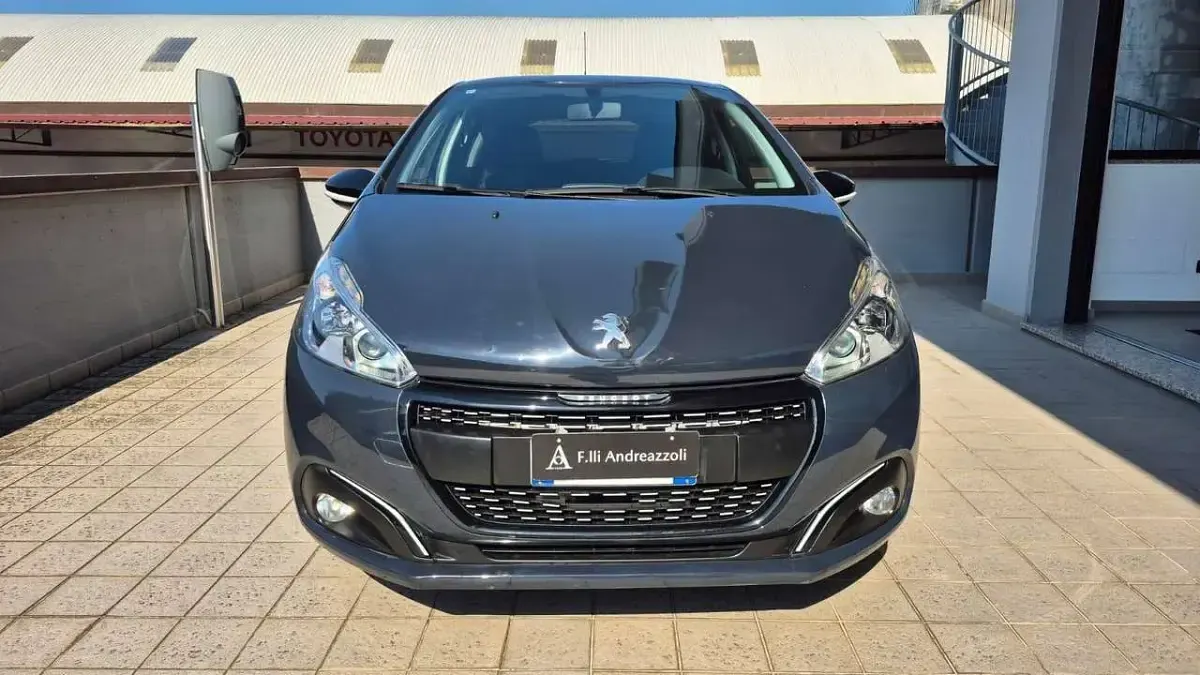 Begagnad Peugeot 208 82 HK (60 kW) 2018 Grå Halvkombi