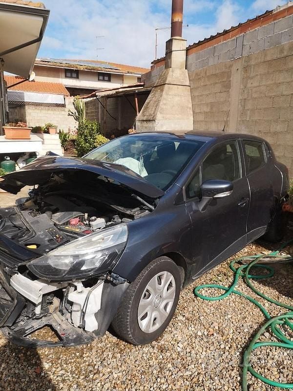 Usata Renault Clio IV 73 CV (53 kW) 2017 Berlina