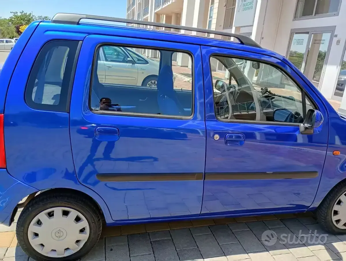 Usata Opel Agila 58 CV (42 kW) 2005 Blu Monovolume