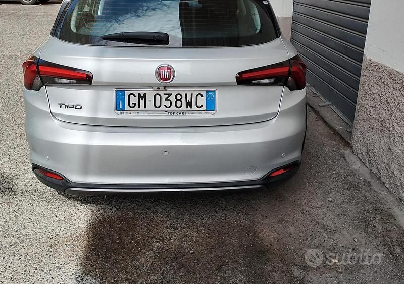 Usata Fiat Tipo Cross 95 CV (69 kW) 2023 Grigio Berlina