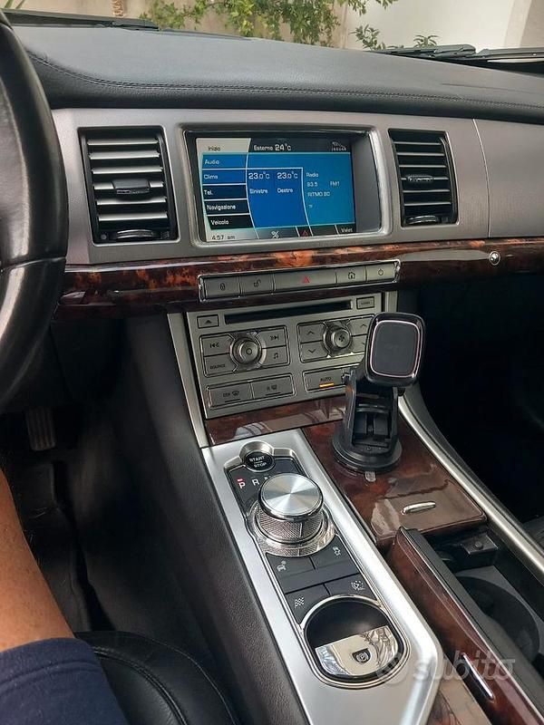 Usata Jaguar XF Premium Luxury 275 CV (202 kW) 2011 Blu Berlina
