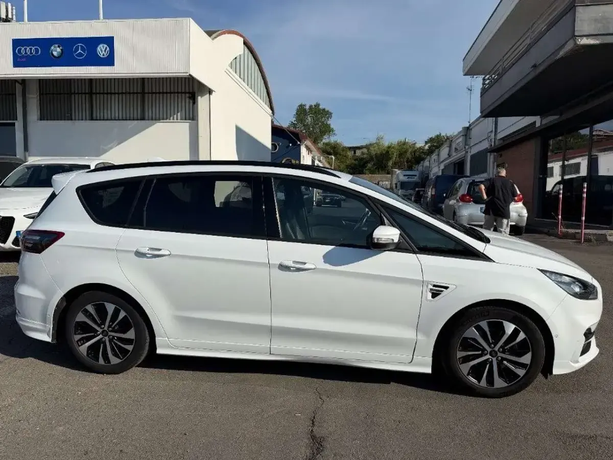 Usata Ford S-MAX Business Edition 150 CV (110 kW) 2023 Bianco Monovolume