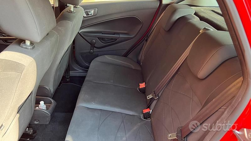Usata Ford Fiesta 75 CV (55 kW) 2017 Rosso Berlina