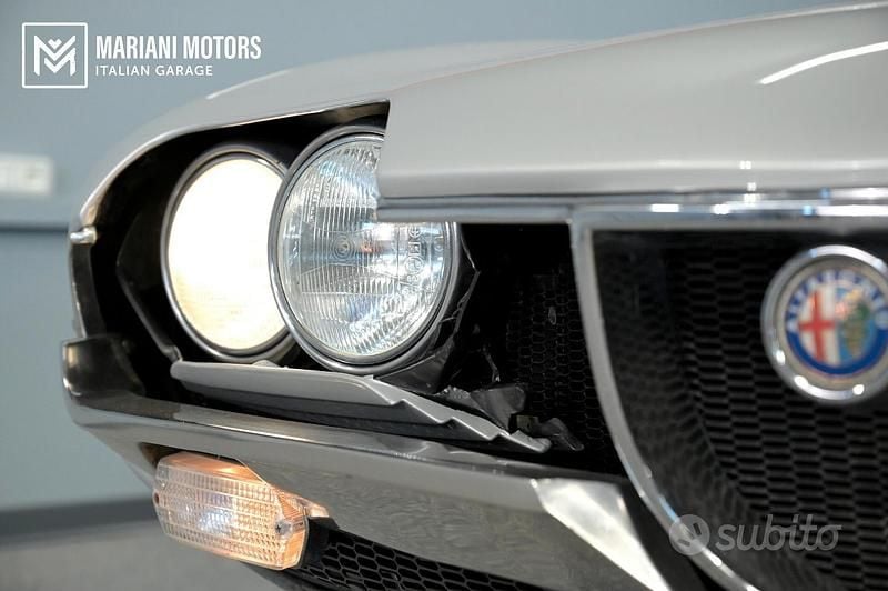 Usata Alfa Romeo Montreal 197 CV (144 kW) 1970 Grigio Coupé