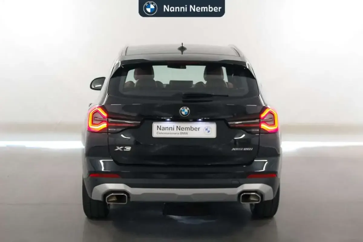 Usata BMW X3 184 CV (135 kW) 2022 Black sapphire metallizzato SUV