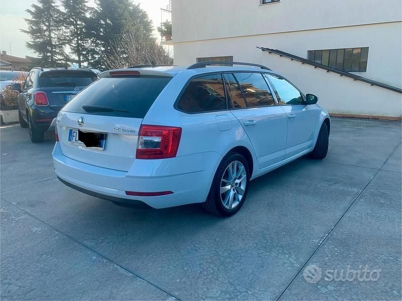 Usata Skoda Octavia 115 CV (84 kW) 2017 Bianco Station wagon