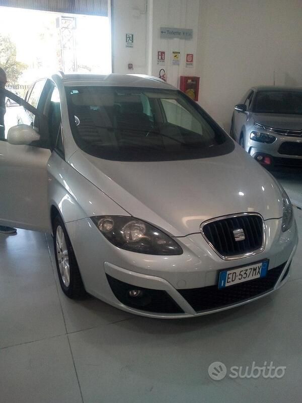 Grigio Usata 2010 Seat Altea Monovolume | 6500 € (Molto cara) - Immagine 1/4