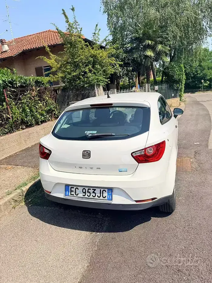 Usata Seat Ibiza 85 CV (62 kW) 2010 Bianco Utilitaria