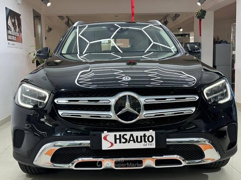 Usata Mercedes GLC200 Business 163 CV (119 kW) 2021 Inval. black SUV