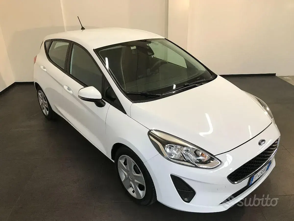 Second-hand Ford Fiesta Titanium 87 CP (63 kW) 2018 Alb Hatchback