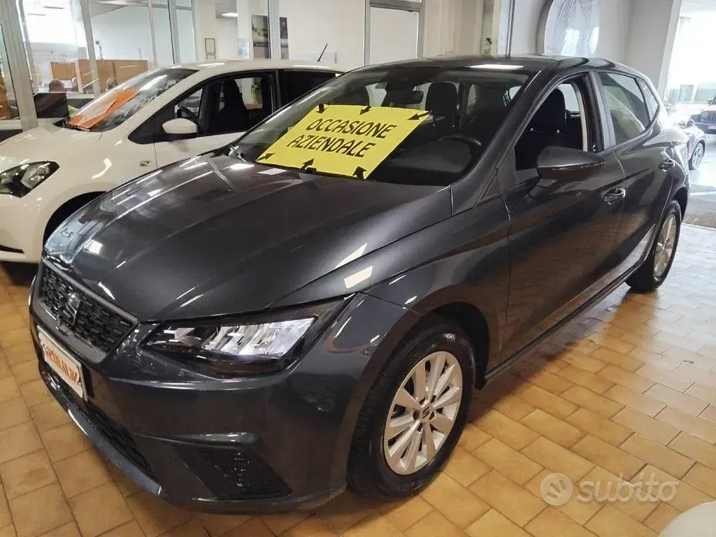 Käytetty Seat Ibiza Style 95 HP (69 kW) 2024 Harmaa Viistoperä