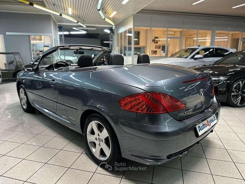 Usata Peugeot 307 CC 109 CV (80 kW) 2005 Grigio Cabrio