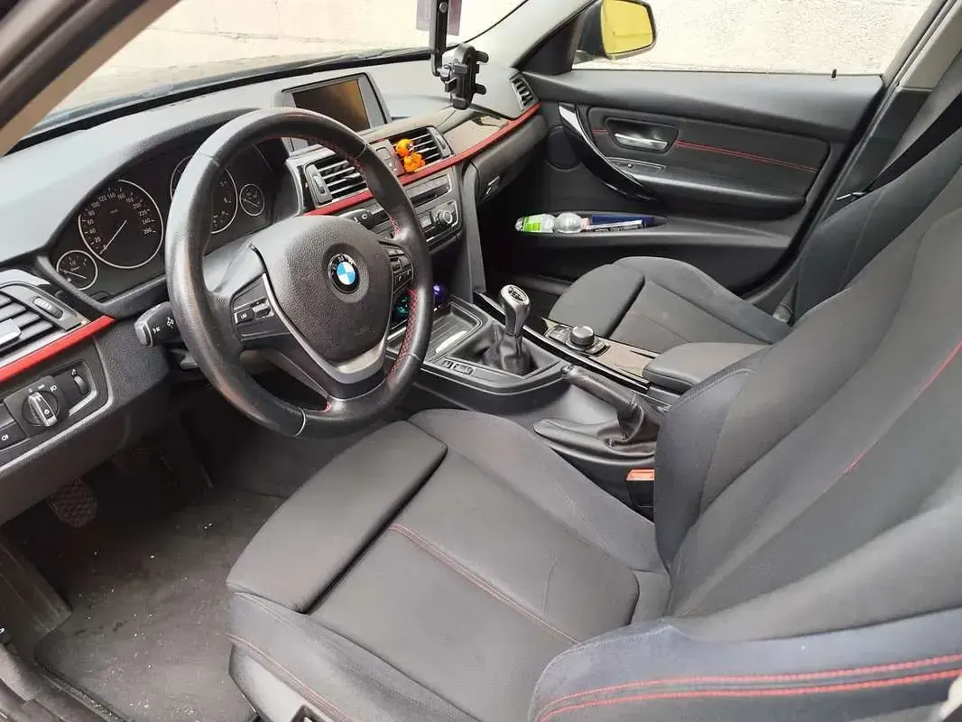 Usata BMW 316 Sport Line 116 CV (85 kW) 2013 Nero Station wagon