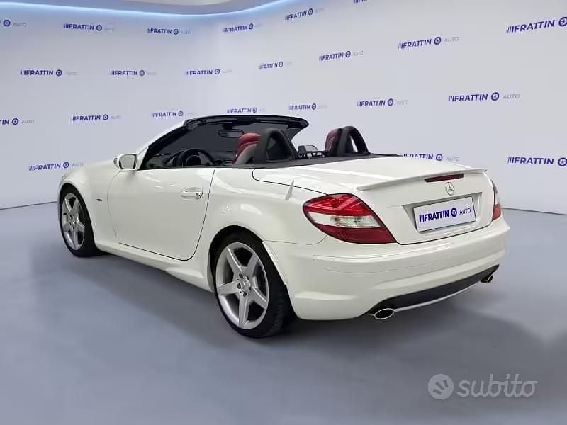 Usata Mercedes SLK280 231 CV (169 kW) 2007 Bianco Cabrio