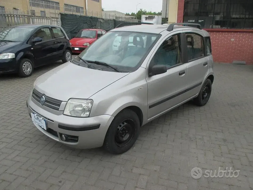 Usata Fiat Panda Dynamic 69 CV (50 kW) 2004 Grigio Utilitaria