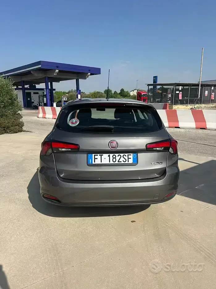 Usata Fiat Tipo Lounge 95 CV (69 kW) 2019 Grigio Station wagon