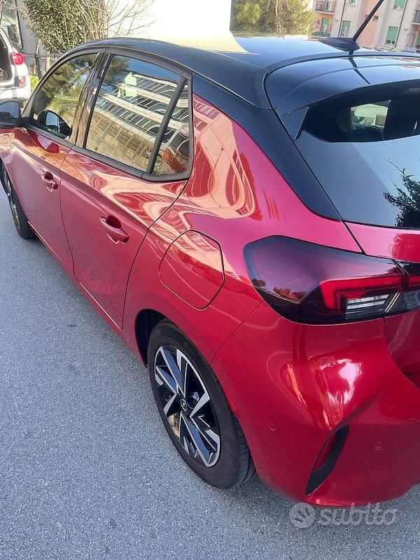 Usata Opel Corsa 101 CV (74 kW) 2024 Rosso Utilitaria