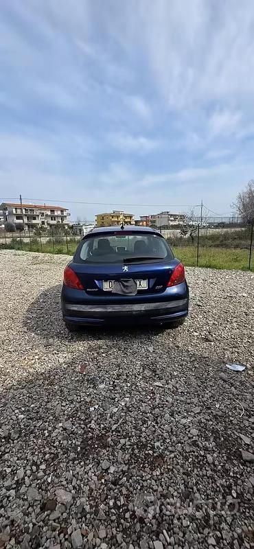 Usata Peugeot 207 88 CV (64 kW) 2007 Blu Utilitaria