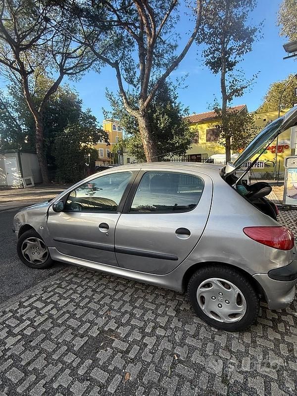 Usata Peugeot 206 75 CV (55 kW) 2003 Utilitaria
