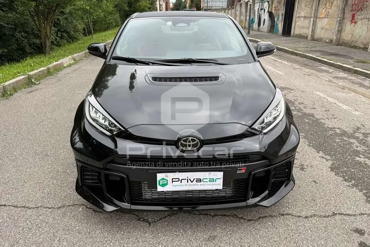 Nuova Toyota Yaris Aero 280 CV (205 kW) 2026 Nero Utilitaria
