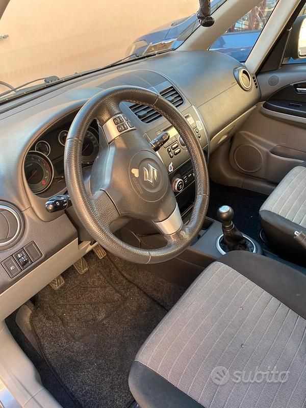 Usata Suzuki SX4 107 CV (78 kW) 2011 Grigio SUV