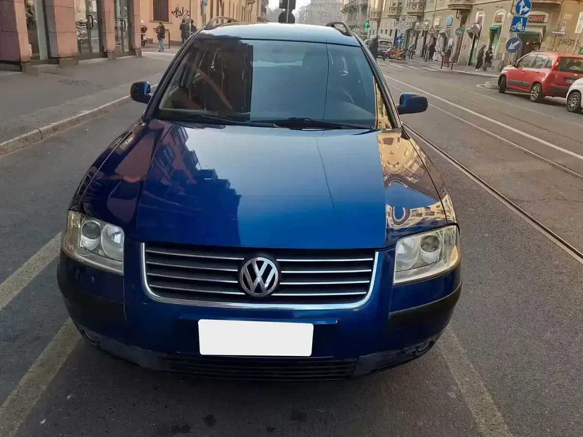 Usata VW Passat 102 CV (75 kW) 2002 Blu Station wagon