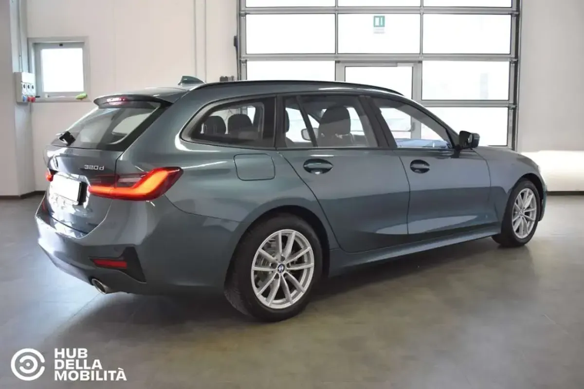 Usata BMW 320 Advantage 190 CV (139 kW) 2021 Blu Station wagon