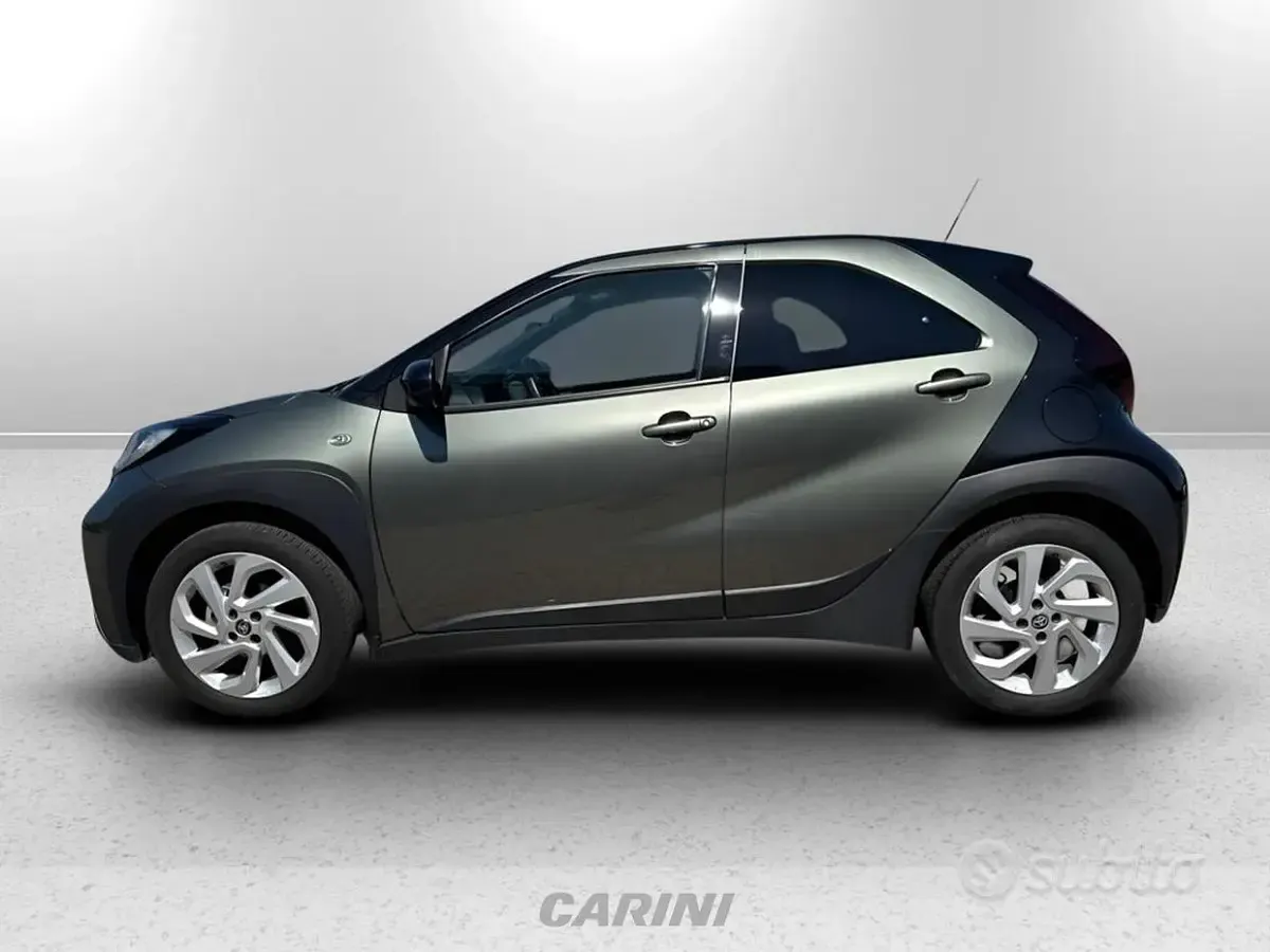 Usata Toyota Aygo X Trend 72 CV (52 kW) 2022 Nero SUV