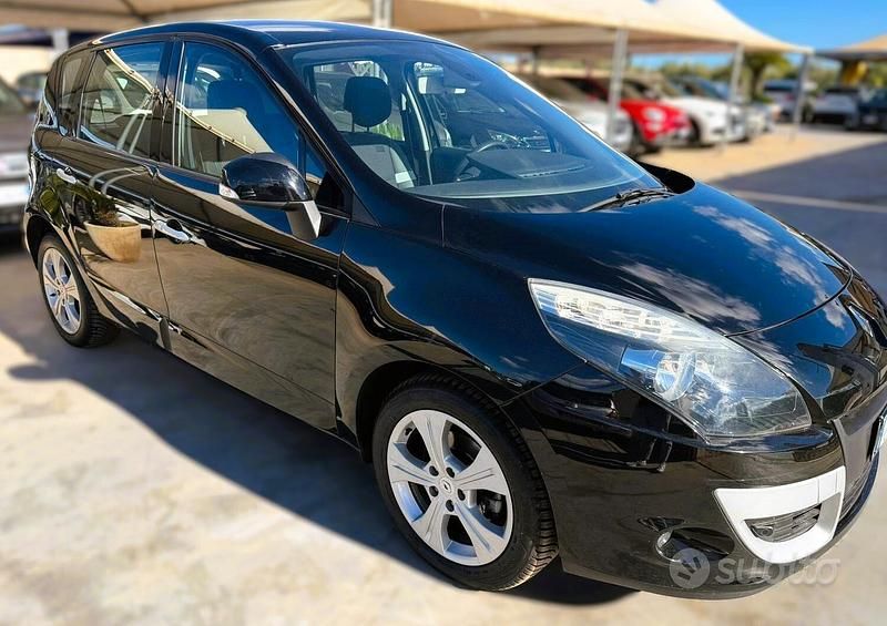 Usata Renault Scénic III 110 CV (80 kW) 2011 Nero Monovolume