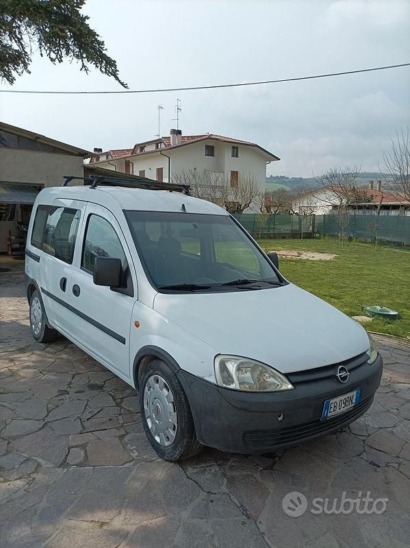 Occasion Opel Combo 75 ch (55 kW) 2007 Blanc Monospace