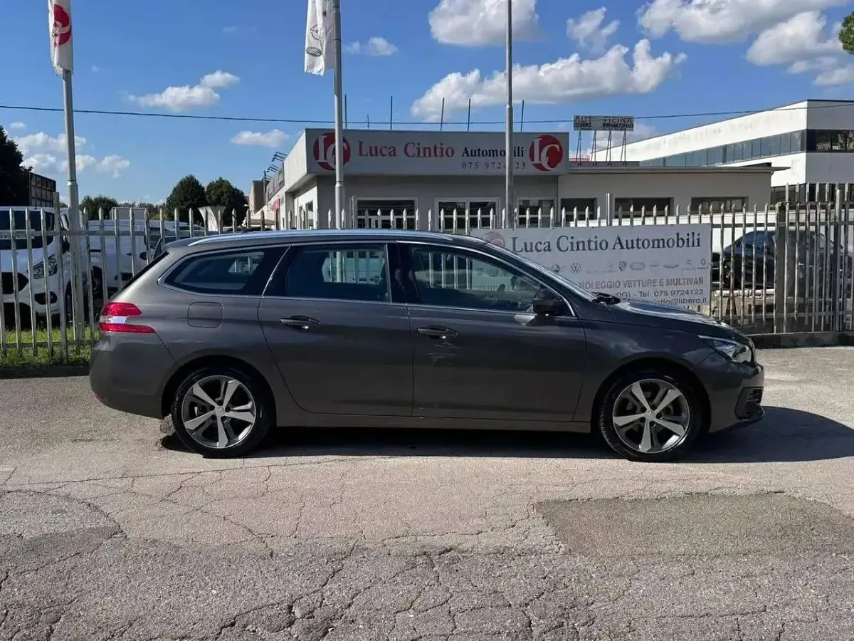 Usata Peugeot 308 Allure 131 CV (96 kW) 2018 Grigio Station wagon