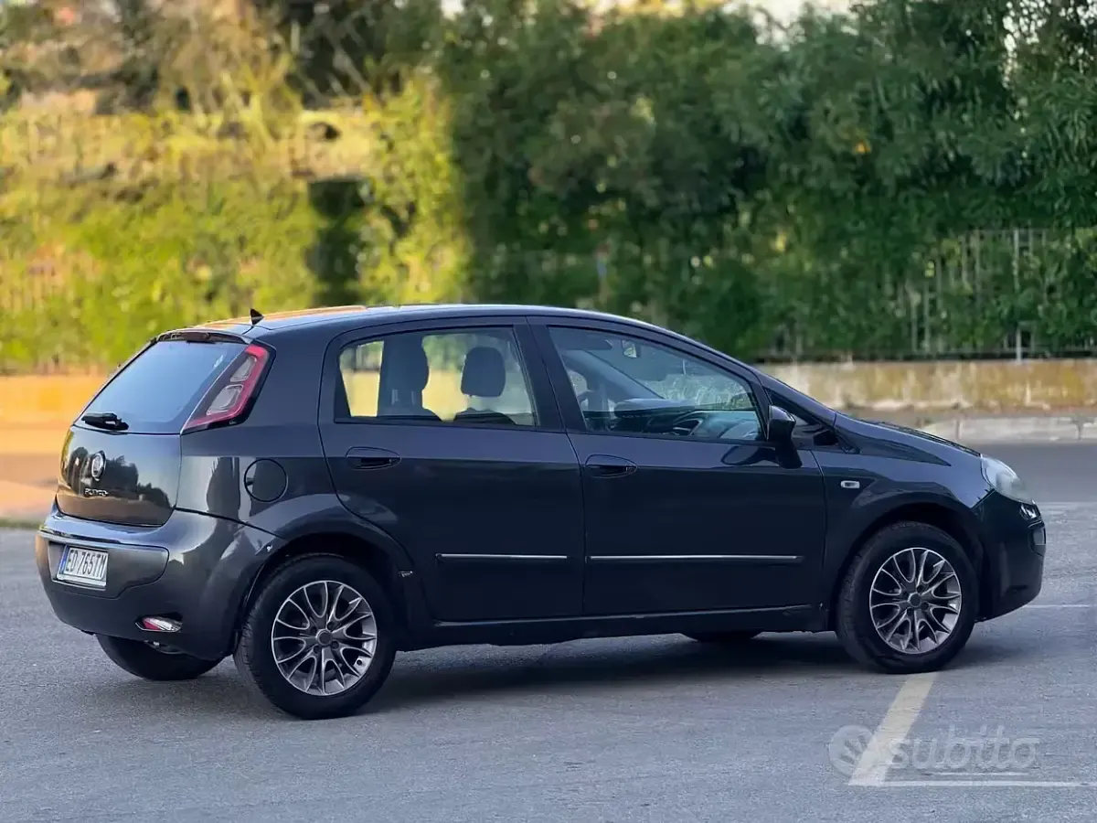 Usata Fiat Punto Evo 75 CV (55 kW) 2010 Grigio Utilitaria
