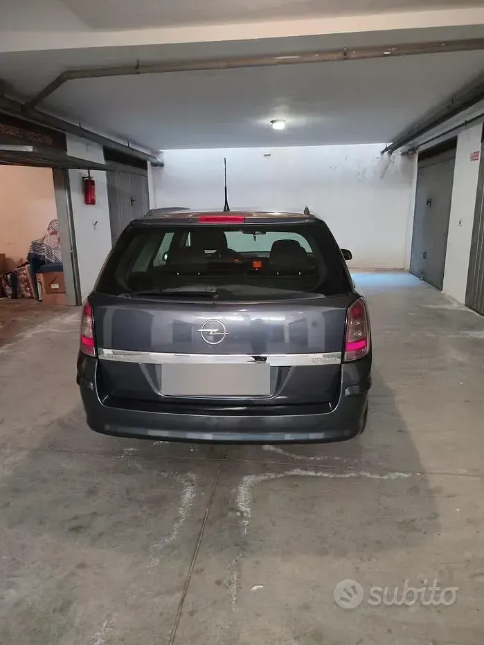 Usata Opel Astra 101 CV (74 kW) 2007 Grigio Station wagon
