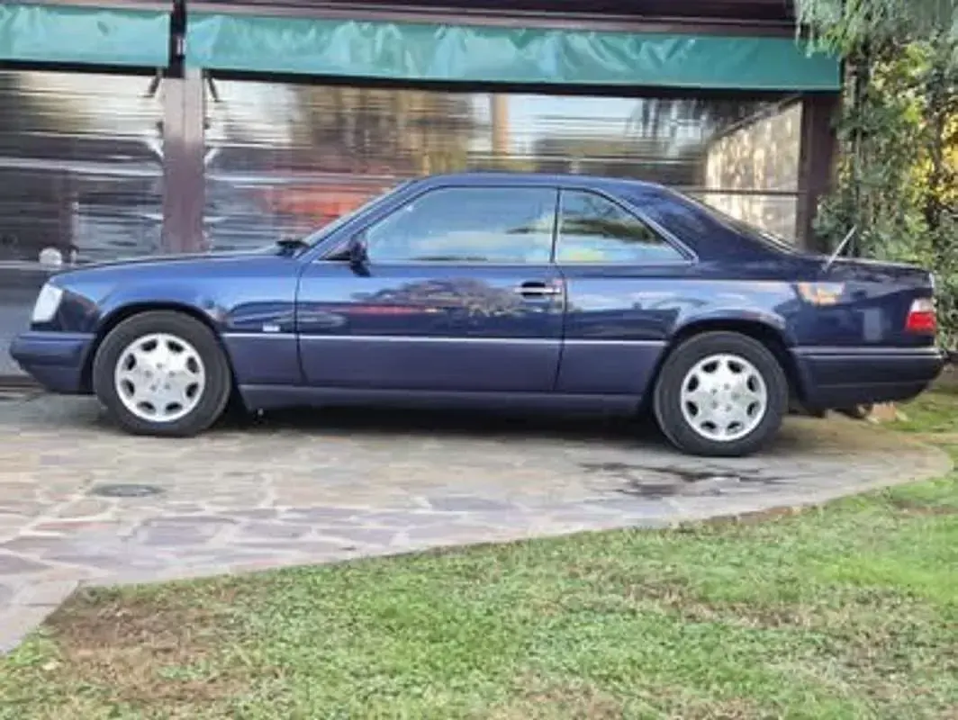 Usata Mercedes 200 150 CV (110 kW) 1996 Blu/azzurro Coupé