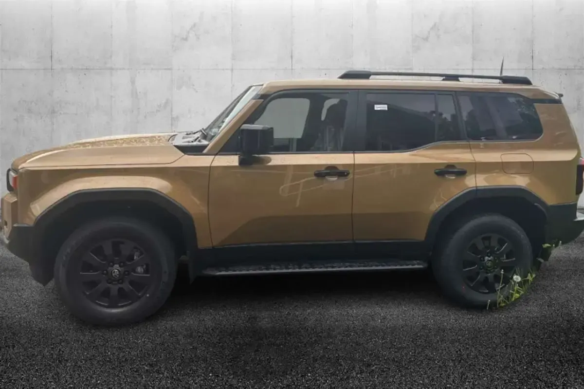 Nuova Toyota Land Cruiser Lounge 205 CV (150 kW) 2026 Marrone Station wagon
