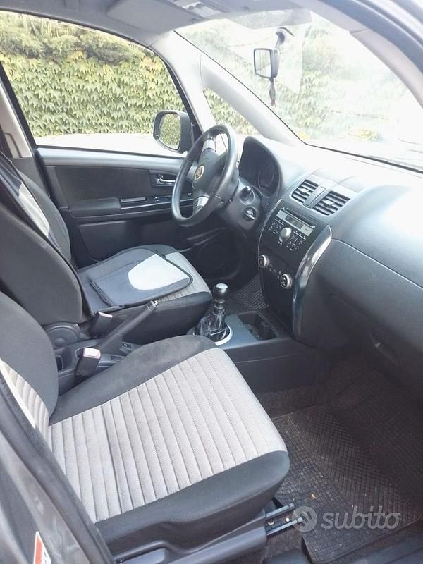 Usata Fiat Sedici 135 CV (99 kW) 2011 Grigio SUV