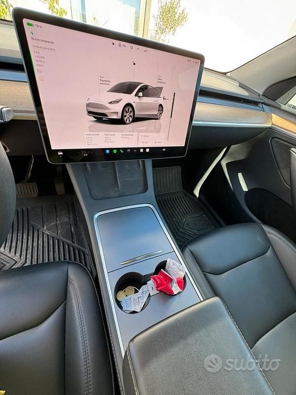 Usata Tesla Model Y Long Range AWD 378 kW (514 CV) 2023 SUV
